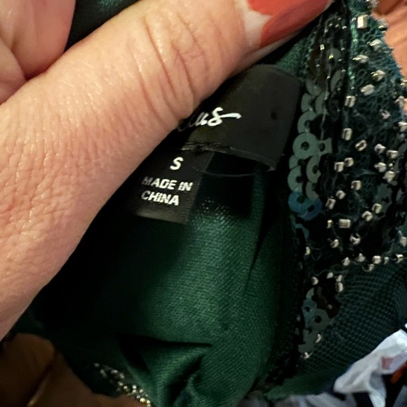 Emerald Green Art Deco Sequin Embroidered Bodycon Dress 🌿 - Picture 10 of 11